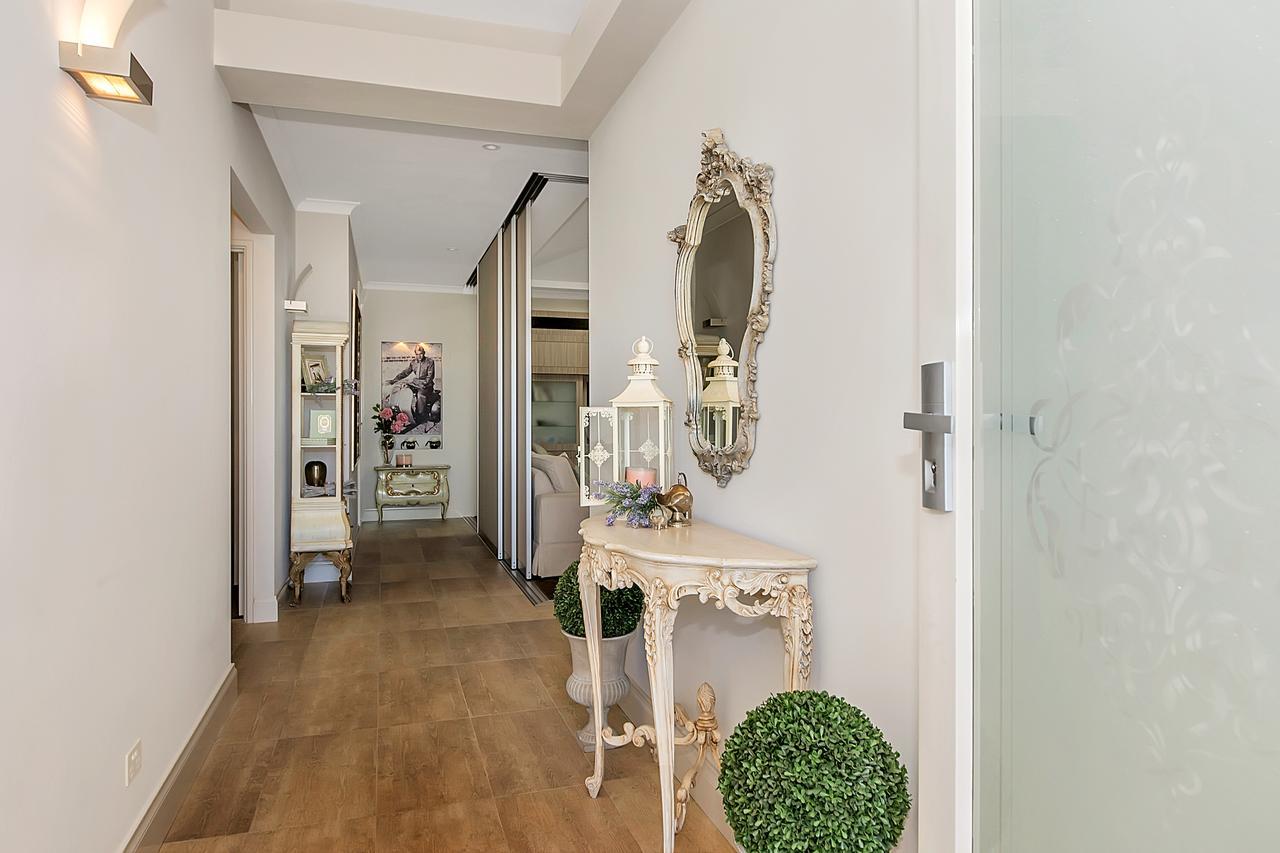 Lavender Manor Bnb Bed & Breakfast Alkimos Dış mekan fotoğraf