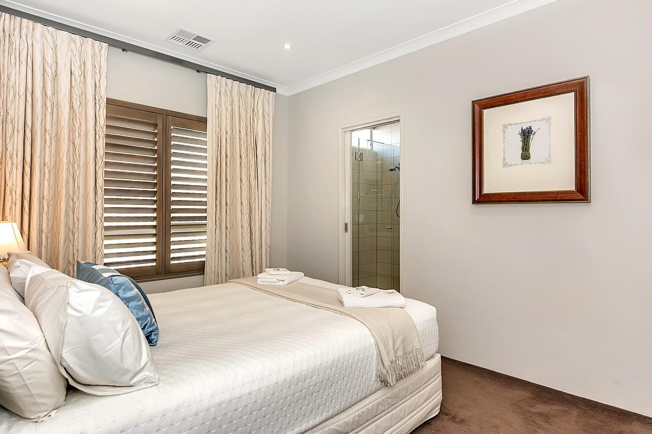 Lavender Manor Bnb Bed & Breakfast Alkimos Dış mekan fotoğraf